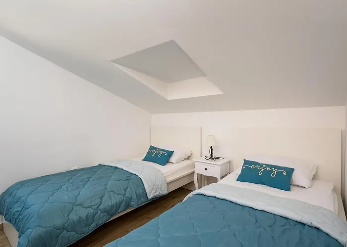 Morska Daire Komarna